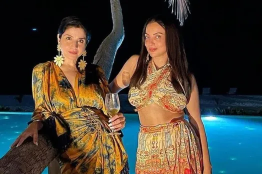 Seema Khan, Maheep Kapoor test positive for Covid-19