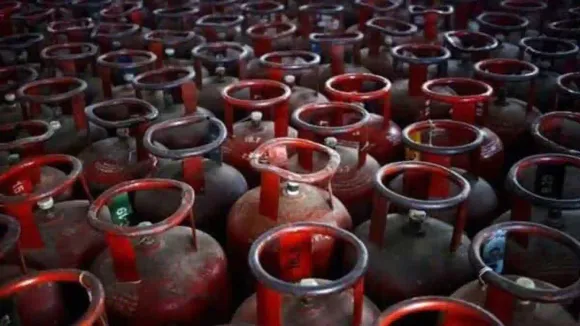 Commercial LPG Price Reduced By ₹ 135 Per Cylinder