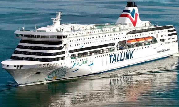 Cruise ship