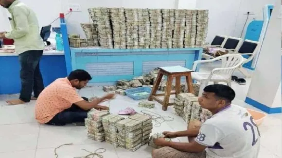 Income tax raid in Maharashtra