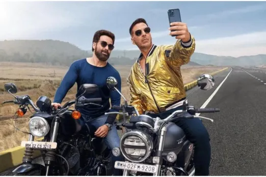 Selfiee Twitter review