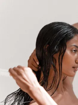 10 Natural Ingredients That Can Make Your Hair Look Great