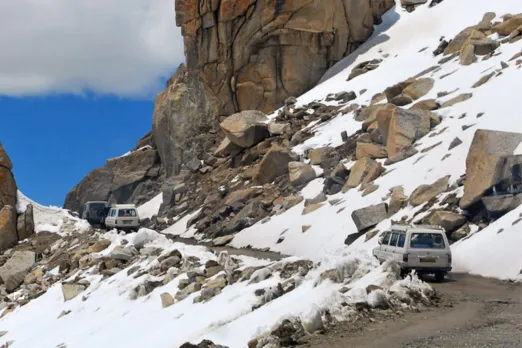 Top 5 Car Hill Driving Tips