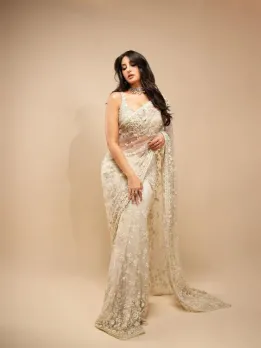 Nora Fatehi Exquisite Saree Look