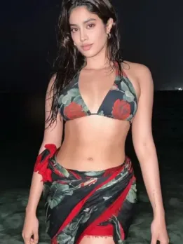 Top 10 bold looks of Janhvi Kapoor