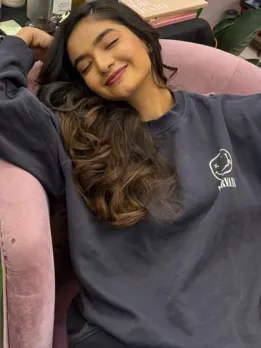 Anushka Sen Mesmerises the Internet with Gorgeous Pictures