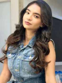 Anushka Sen Turns Heads with Gorgeous Look in All-Denim Look