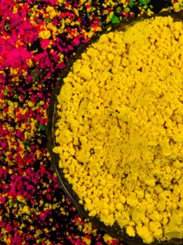 Avoid Using THESE Colors While Playing Holi
