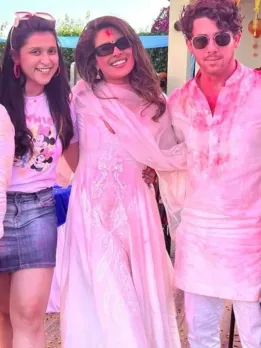 Mannara Chopra Shares Gorgeous Pictures, Fans GAGA
