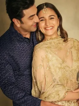 Alia Bhatt, Ranbir Kapoor Look Stunning in Ethnic Outfits