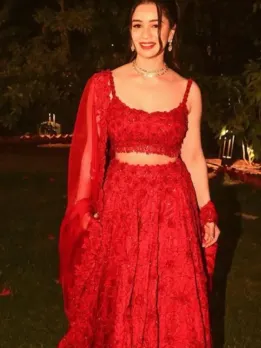 Sara Tendulkar OOZES Oomph in Tarun Tahiliani's Gorgeous Outfit