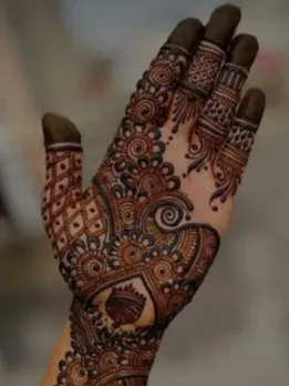 Try these Beautiful Mehndi Designs on Eid