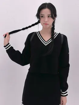 Cuteness Overload! BLACKPINK's Jisoo Amazes Fans in Black Co-ords