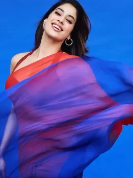 Janhvi Kapoor Looks Ravishing in Red and Blue Saree
