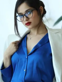 Jannat Zubair Gives Bossy Vibes in Formal Outfit