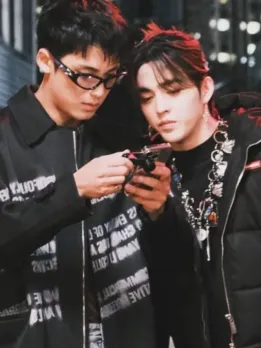 SEVENTEEN's Mingyu Shares BTS photos of LALALI MV