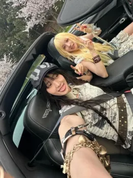 (G)I-DLE's Minnie shares Ethereal Photos with Yuqi