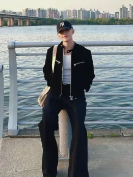 SEVENTEEN DK's Cool Look Mesmerises Fans