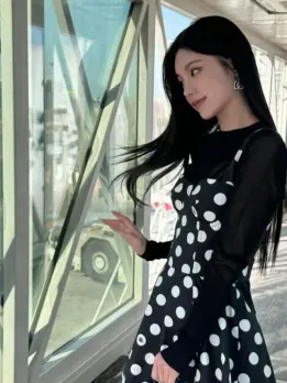 ITZY Yeji Exudes Charm in a Beautiful Polka Dot Dress
