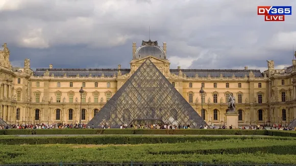 Louvre Museum