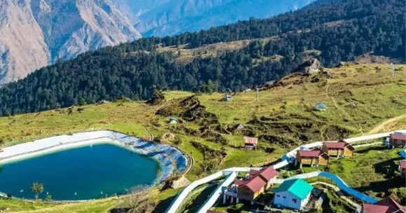 From Bir’s skies to Rishikesh’s rivers, November opens up India’s most stunning landscapes for travel and adventure.