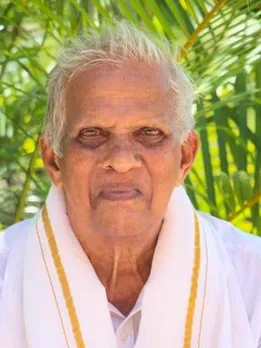 Karnataka man helps students get scholarships (5)