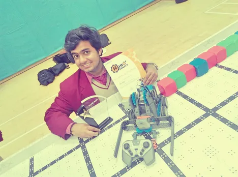 The 11th Grader Who Made A Robot That Can Walk And Even Pick Up Things By Itself