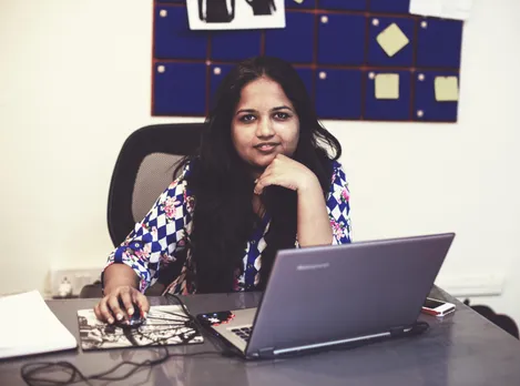 IN PHOTOS: How One Lady & Her E-Commerce Portal Is Transforming Dharavi Slum Dwellers Into Entrepreneurs