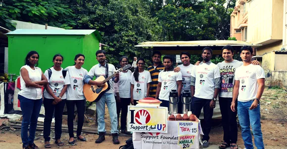 An IT Analyst Started a Tea Stall on Bangalore's Footpaths. For a Very Special Reason.