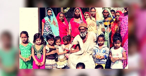This Beggar in Gujarat Just Spent All His Money on Buying Gold Earrings for Poor Girls