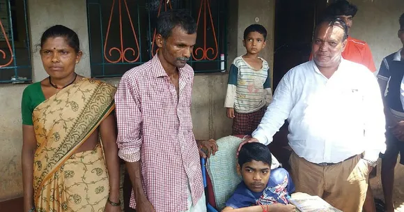 This Father Carried His Disabled Son On His Back For 3 Years, so He Could Take His SSLC Exams