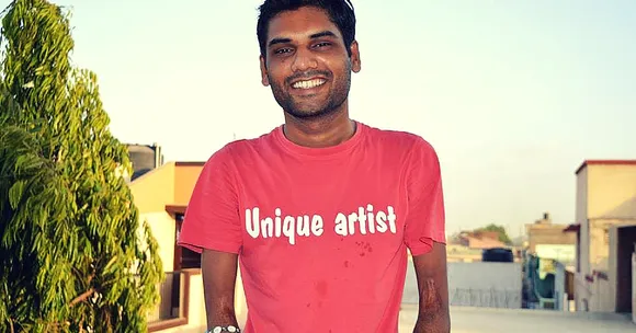 From Losing Both Hands at the Age of 14 to Finishing 300 Paintings - The Battle of an Artist