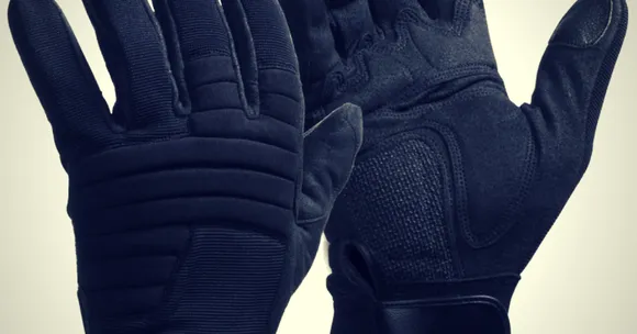 VIDEO: Engineering Students Invent Glove That Converts Sign Language to Verbal Speech