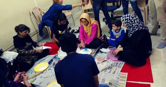 A Community of Refugee Women Are Making Edible Cutlery to Tackle Delhi's Plastic Waste Woes!