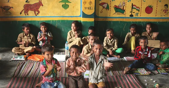 With No Building or Supplies: How Two Rajasthani Youngsters Got Students Back to School