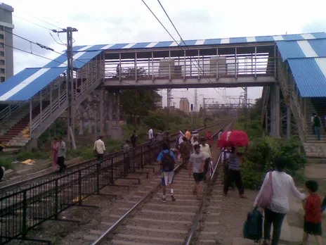 Foot Over-Bridges Revamp: Tendulkar Sends ₹2 Crore from MP Fund to Railways