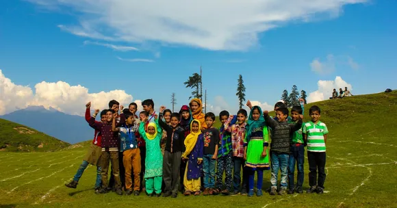 How Volunteer Teachers are Bringing Electricity to a Small Mountain School in J&K