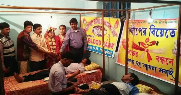 Skip The Gifts, Donate Some Blood Instead! Bengali Couple Sets Example