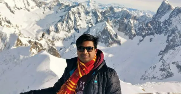 IIT Kanpur Student Uses Engineering Skills To Save Co-Passenger's Life on Flight!