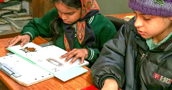 Delhi Start-Up's Awesome Books Lets Both the Sighted & the Non-Sighted Read From It!
