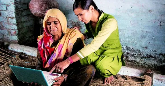 Two Techies & Some Bright Ideas Transform UP Village into India's First 'Smartgaon'!