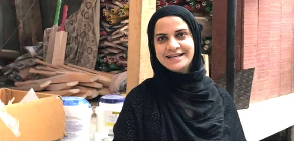 Amidst The Turmoil, Kashmir's Only Woman 'Bat-Maker' is Scripting a Saga of Her Own!