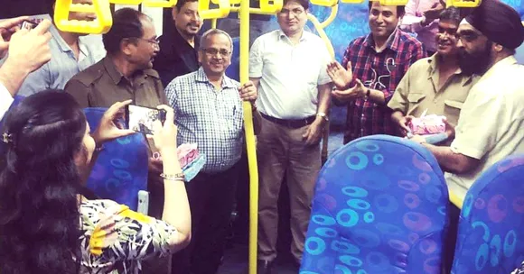 You Will Love What These Mumbai Commuters Did For Their Bus Conductor!
