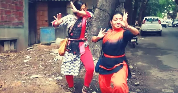 Remember The Viral 'Bharatnatyam on Footpath' Video? B'luru Takes It To the Next Level!