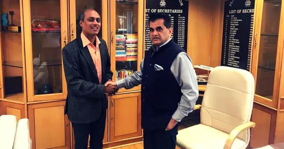 Exclusive: Award-Winning 'Paanwala' Studied Under Street Lights, Now Trains IAS & IPS Officers!