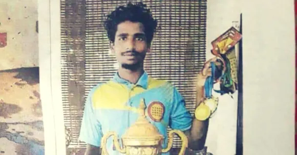 Inspiring! Losing a Hand Couldn't Stop This Gritty Kerala Boy From Becoming a Goalkeeper