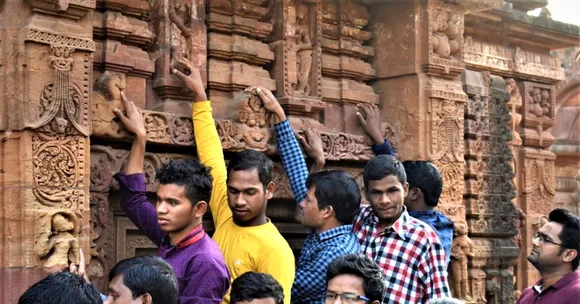 Brilliant Odisha Initiative Helps Visually-Impaired 'See' Our Majestic Heritage!