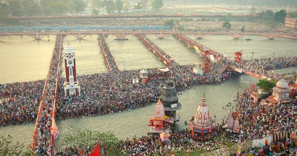 For 7 Decades, This Man's Family Has Reunited Those Lost at Kumbh With Their Loved Ones!