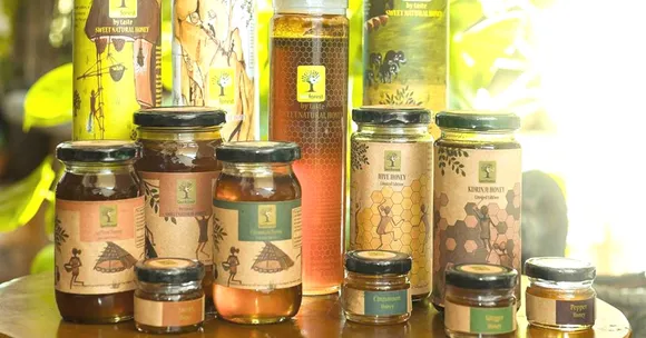 This Awesome Honey Doesn't Harm the Bees & Helps Empower Thousands of Tribals!