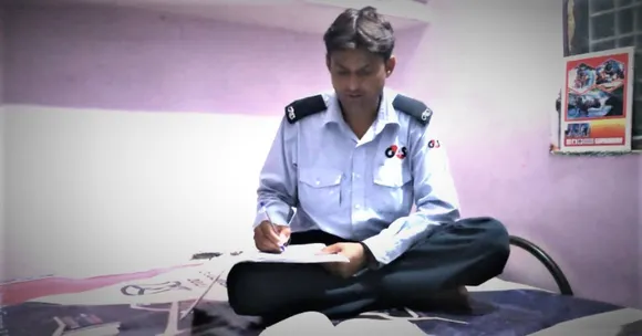 Forced to Skip College at 18, JNU Guard Cracks University's Entrance Exam at 33!